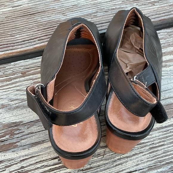 Clarks Black Mules with Decorative Lace Details - Picture 8 of 8